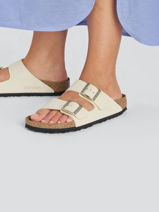 Slippers Arizona Big Buckle Uit Leder Birkenstock Beige accessoires 1026585-vue-porte