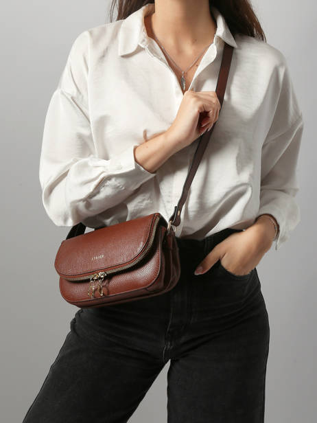 Cross Body Tas S Tradition Leder Etrier Bruin tradition ETRA059S ander zicht 1